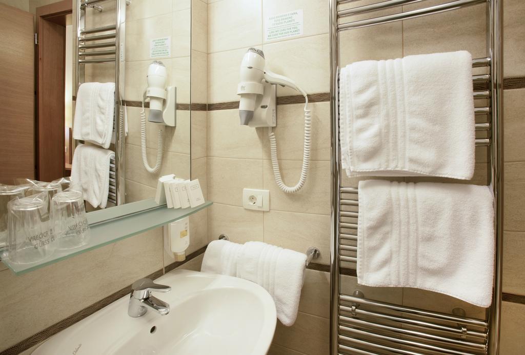 Hotel Villa Privileggio Mošćenička Draga Exteriör bild
