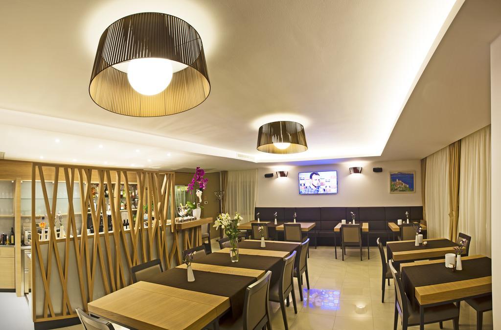 Hotel Villa Privileggio Mošćenička Draga Exteriör bild
